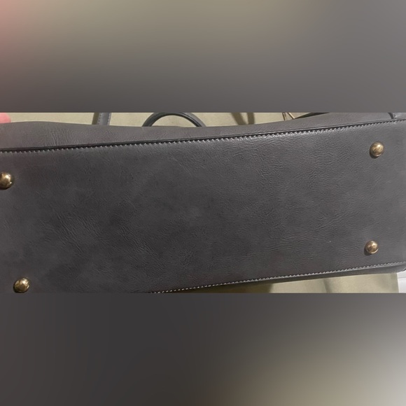 Dasein Purse . Grey. Perfect shape with coin purse. - Picture 3 of 12